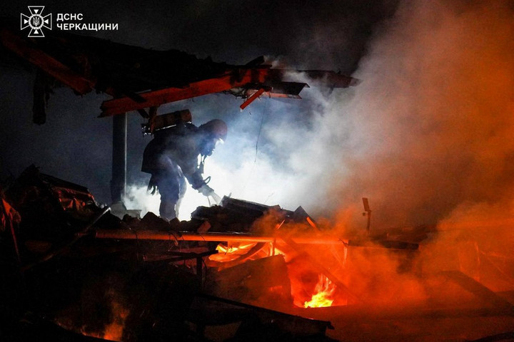 Fotó: AFP/Anadolu Agency/State Emergency Service of Ukraine Csapás érte az ukrán dróngyárat