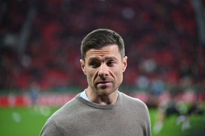 Xabi Alonso marad a bajnokaspiráns Bayer Leverkusennél