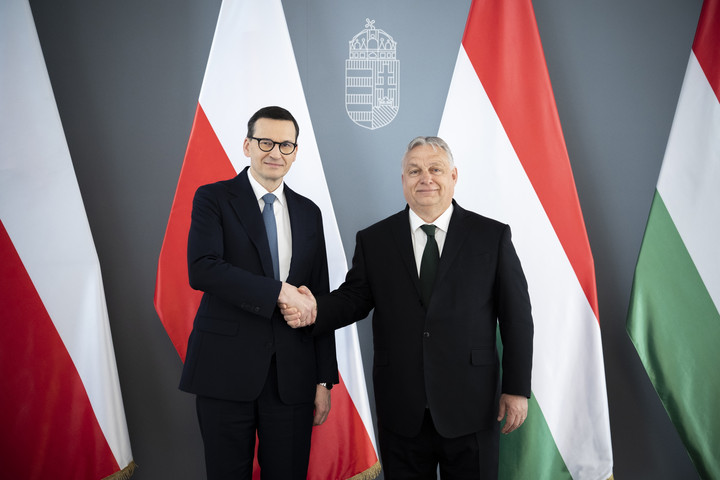 Fotó: MTI/Miniszterelnöki Sajtóiroda/Benko Vivien Cher Orbán Viktor: A magyarok és a lengyelek együtt harcolnak Brüsszelben