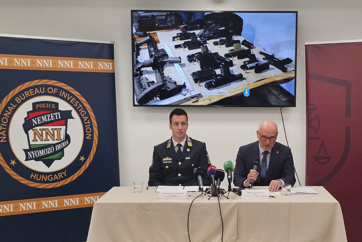 Fotó: police.hu Nemzetközi együttműködéssel kapták el a szlovák fegyverkereskedőket