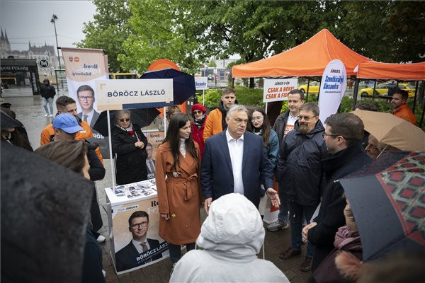 Fotó: MTI/Miniszterelnöki Sajtóiroda/Benko Vivien Cher „Alexandra jól halad”