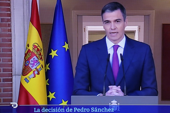 Fotó: AFP/Thomas Coex Hivatalban marad Pedro Sánchez spanyol kormányfő