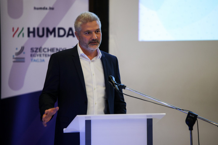 Az Ikarus nem a múltjából él, de a múltja is kötelezi, hogy a jövő építője legyen + GALÉRIA