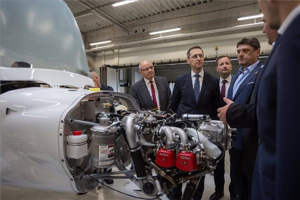 Letették a Magnus Aircraft Zrt. új gyártócsarnokának alapkövét