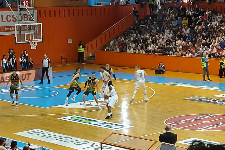Fotó: hungarysport.hu Férfi kosár: Újra kiütötte ellenfelét a címvédő Falco