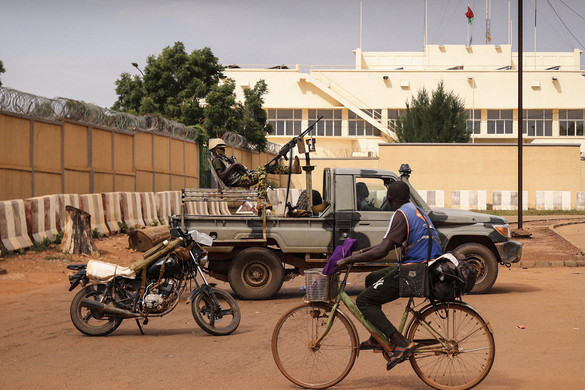 Burkina Faso kiutasított három francia diplomatát