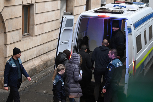 Figyelmeztető lövésekkel fogtak el egy embercsempészt