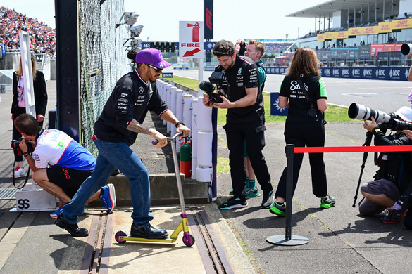 Lewis Hamilton kiviharzott az interjúról