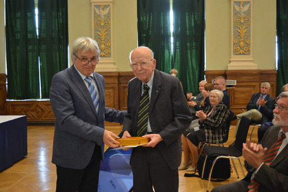 Almár Iván csillagász hatalmas nemzetközi elismerést kapott