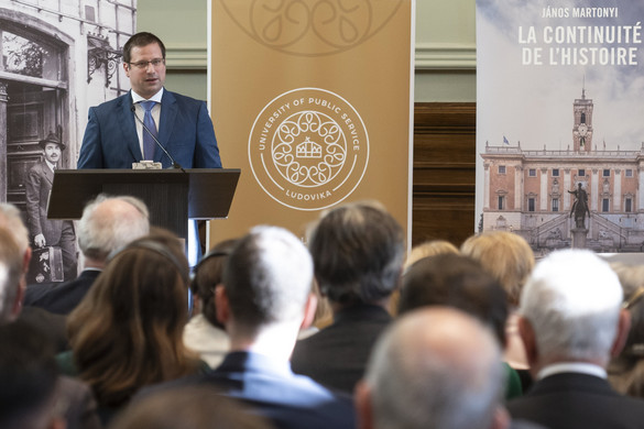 Nemzethez tartozni és európainak lenni vitán felüli érték