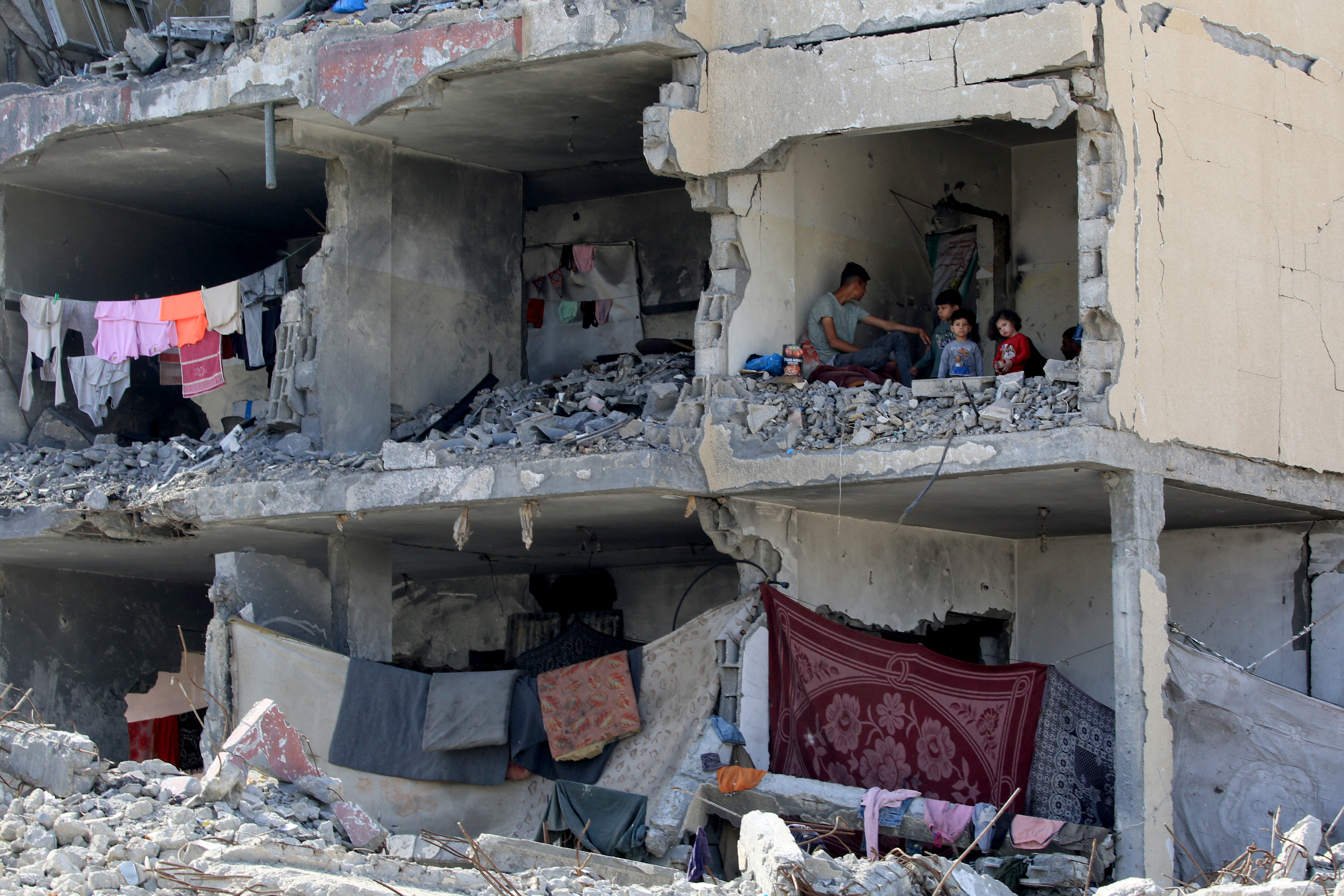 Izrael: A rafahi hadművelet nem vezet a palesztin lakosság elpusztításához