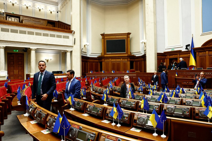 Fotó: AFP/Pool/Clodagh Kilcoyne Csak az ukrán parlament a legitim hatalom
