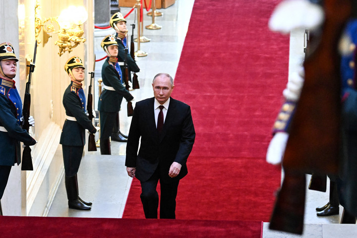 Fotó: AFP/POOL/Alexey Maishev Lemondott a teljes orosz kormány