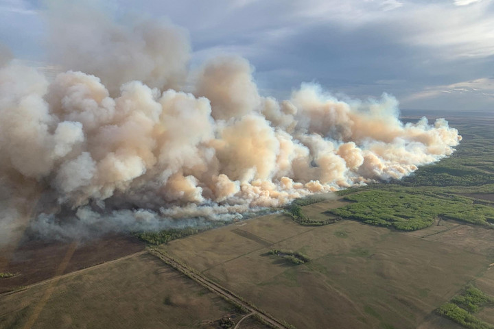 Fotó: AFP/Handout/Alberta Wildfire Service Kanada legnagyobb olajtermelője felé közelít a pusztító erdőtűz