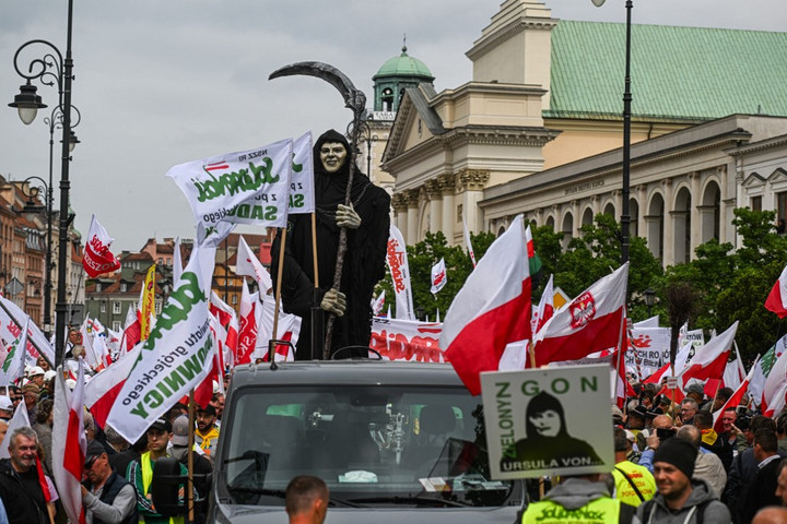 Fotó: AFP/Anadolu/Omar Marques Az EU zöld megállapodása ellen tüntetnek Lengyelországban