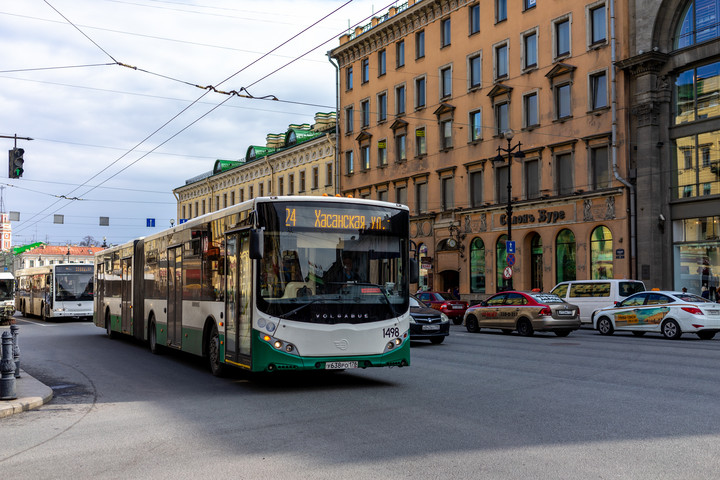Fotó: NorthFoto Emberekkel teli busz zuhant egy folyóba Szentpéterváron + VIDEÓ