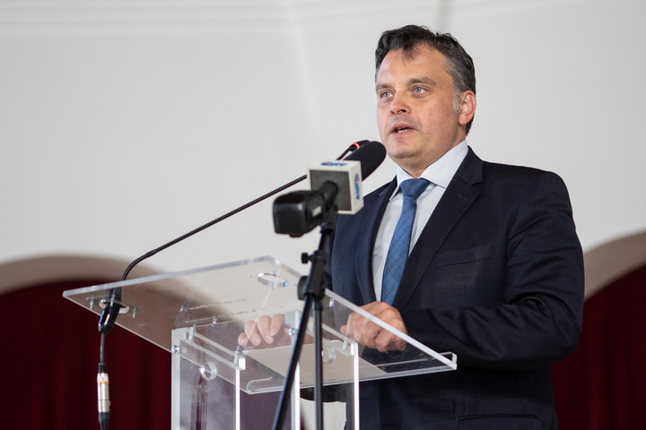Fotó: Facebook/Latorcai Csaba Latorcai Csaba: Magyarország elkötelezett az egészségügyi helyzet javítására