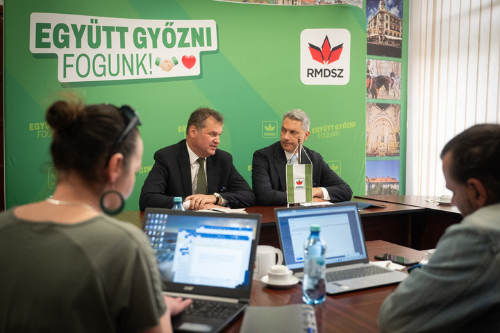 Fotó: Facebook/Lázár János Lázár János Nagyváradon fejezte ki támogatását a partiumi magyarságnak