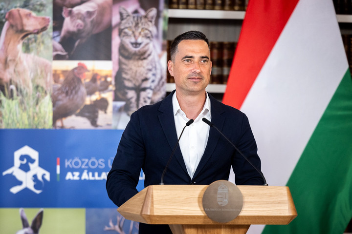 Fotó: Facebook/Ovádi Péter 500 millió forintos pályázat az állatvédő civil szervezetek részére