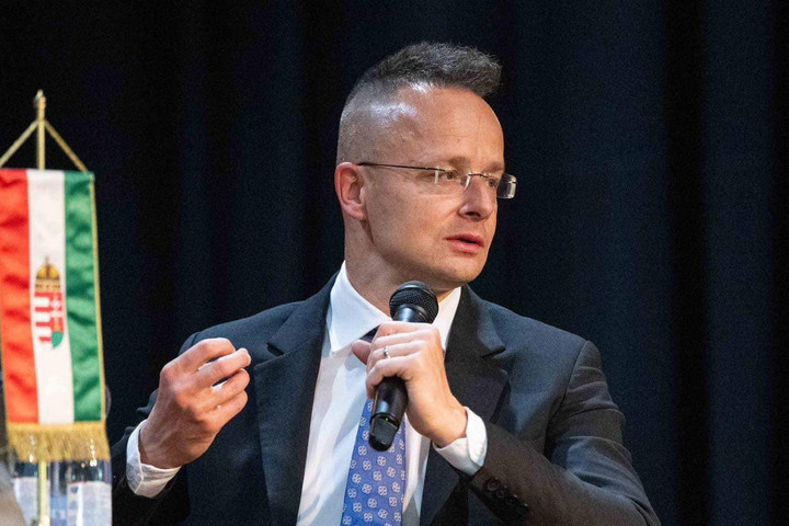 Szijjártó Péter: Szombaton egymillió emberrel találkozunk!