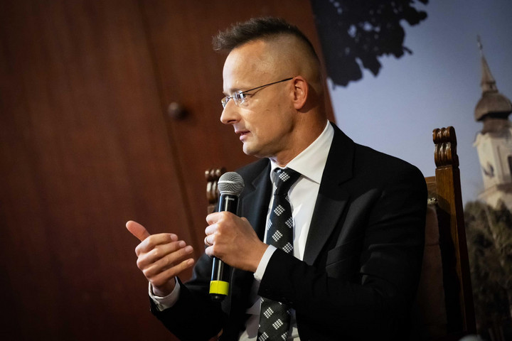 Fotó: Facebook/Szijjártó Péter Szijjártó Péter: Hamarosan évente több mint egymillió autót fognak tudni legyártani Magyarországon + VIDEÓ
