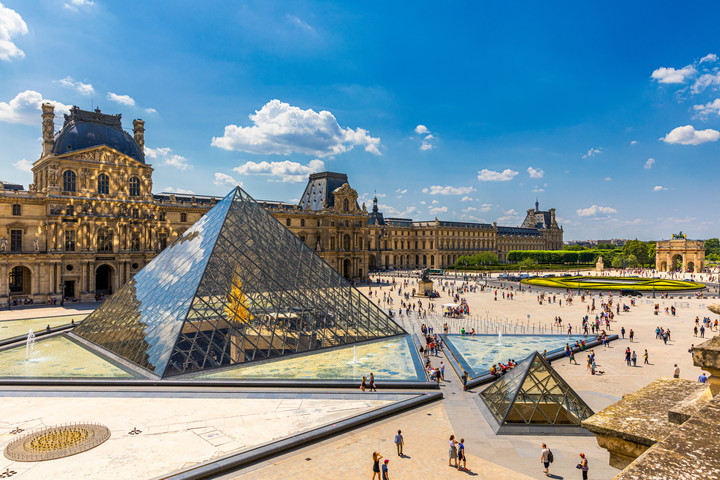 Fotó: Northfoto Dan Brown nem mondott igazat regényében a Louvre-val kapcsolatban