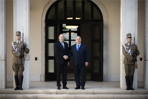 Orbán–Radev találkozó a Karmelitában