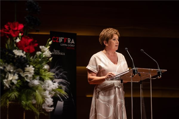 Závogyán Magdolna: Cziffra György a művészi szabadságért küzdött