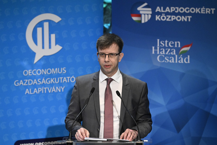 Fotó: MTI/Kovács Tamás Bóka János stratégiai partnerségi megállapodást írt alá az AmCham Hungaryvel