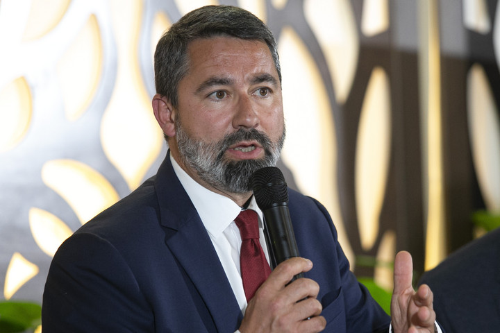 Hidvéghi Balázs: Gyurcsány és Karácsony LMBTQ-aktivistákat szabadítana rá a gyerekekre