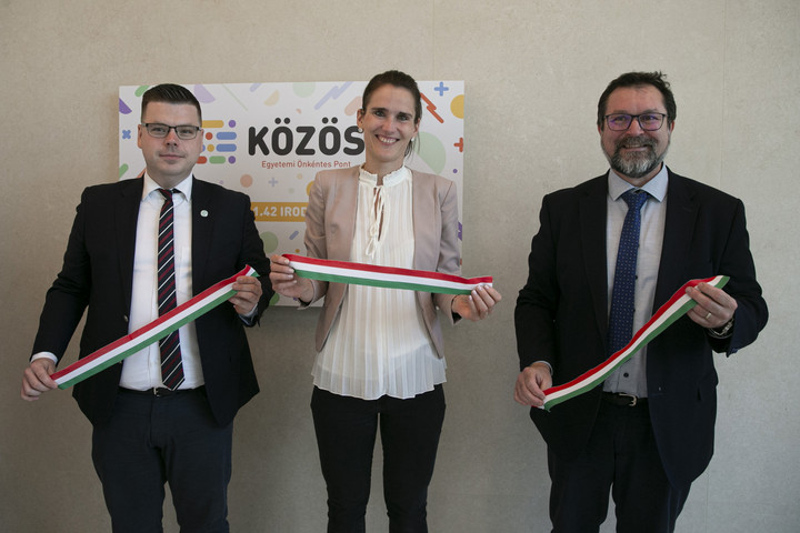 Fotó: MTI/Bús Csaba Önkéntespont nyílt a kecskeméti egyetemen