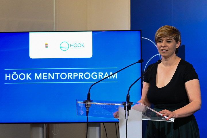 Egymilliárd forint a HÖOK mentorprogramjának
