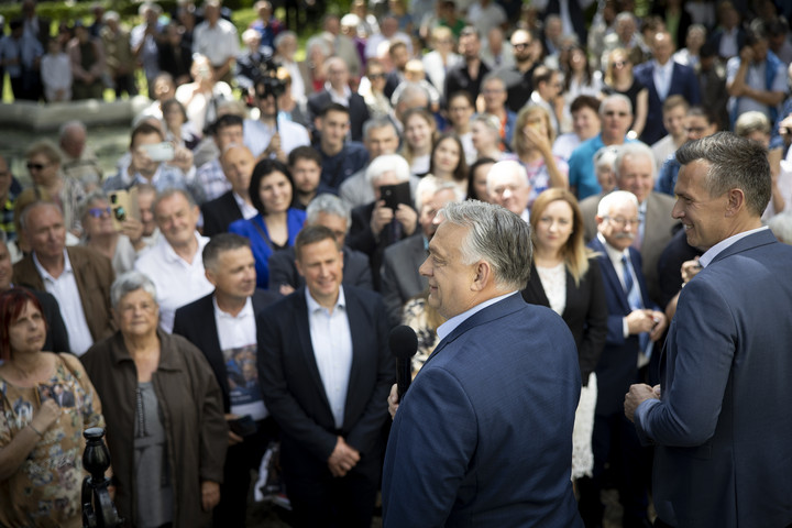 Orbán Viktor: Útjában állunk a nyerészkedőknek