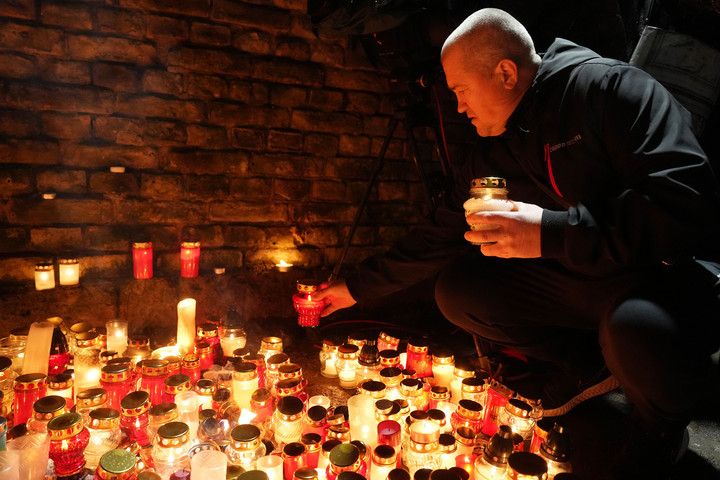 Fotó: NortFoto A nácik elleni harcokban elesett magyarok síremlékét koszorúzták meg
