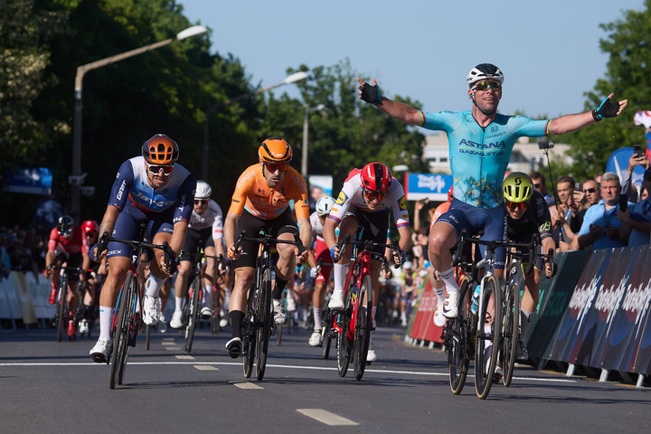 Cavendish nyerte a kazincbarcikai sprintbefutót