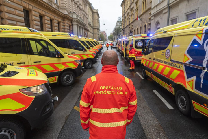 Fotó: Facebook/Országos Mentőszolgálat Elismeréseket adtak át az OMSZ születésnapján