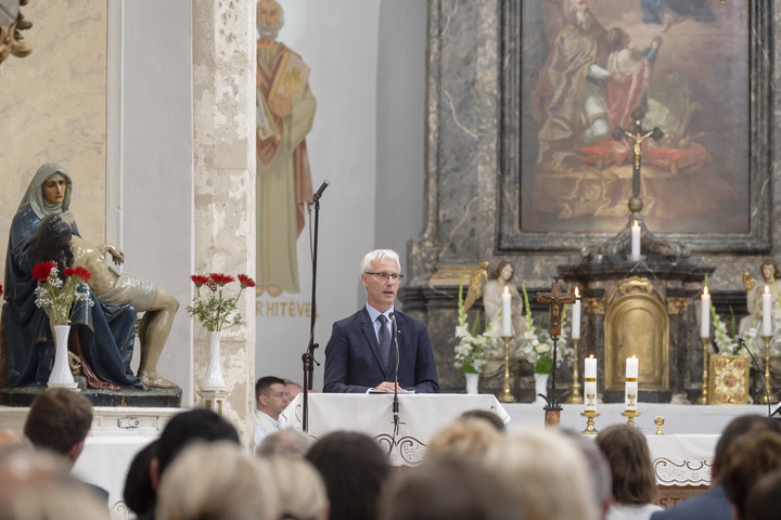 Fotó: MTI/Komka Péter Soltész Miklós: Fontos, hogy az iskolák és a templomok utat mutassanak