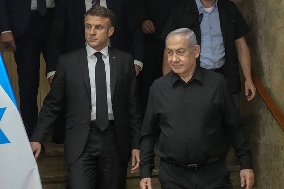 A francia elnök a tűzszüneti tárgyalások folytatására sürgette az izraeli kormányfőt