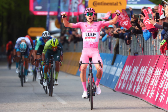 Pogacar szakaszgyőzelemmel őrzi első helyét a Giro d’Italia körversenyen