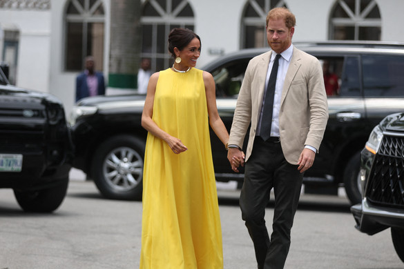 Meghan Markle ezért takargatja hosszú ruhákkal a lábát