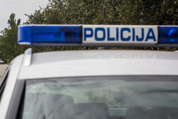 Betonkocka és fémrúd is előkerült
