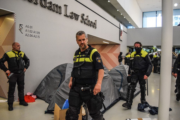 Az Amszterdami Egyetem több száz diákja ellenzi a palesztinpárti tüntetéseket