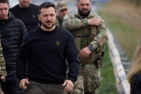 Oroszország további csapatokat von össze Harkiv közelében