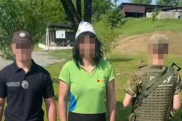 Melltartóban, nővére útlevelével próbálta elhagyni Ukrajnát egy hadköteles férfi + VIDEÓ