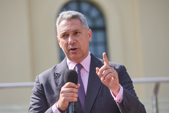 Lázár János: Minden magyar jövője a tét