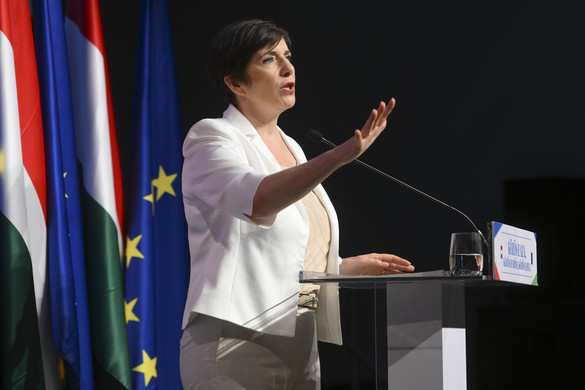 Újra élő adásban vitáztak egymással az EP-listavezetők
