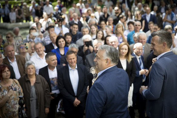 Orbán Viktor: Útjában állunk a nyerészkedőknek
