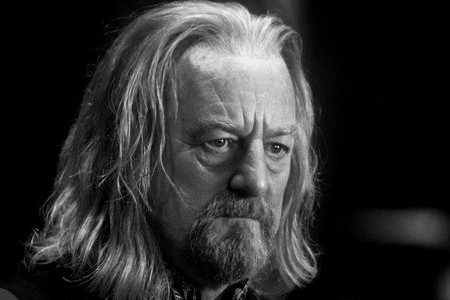 Elhunyt Bernard Hill, a Gyűrűk Ura és a Titanic színésze
