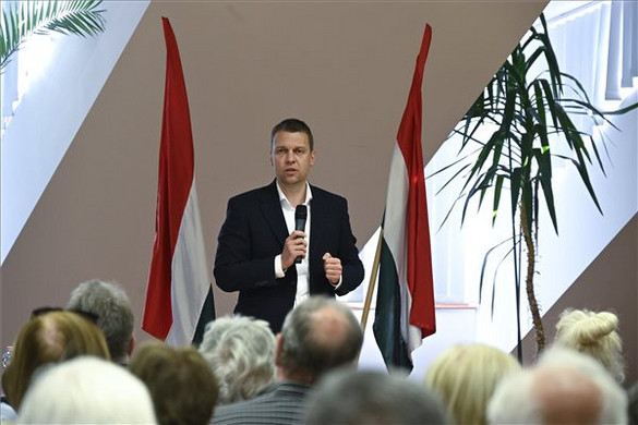 Menczer Tamás: Orbán Viktor az egyetlen, aki meg tudja védeni Magyarországot a háborútól