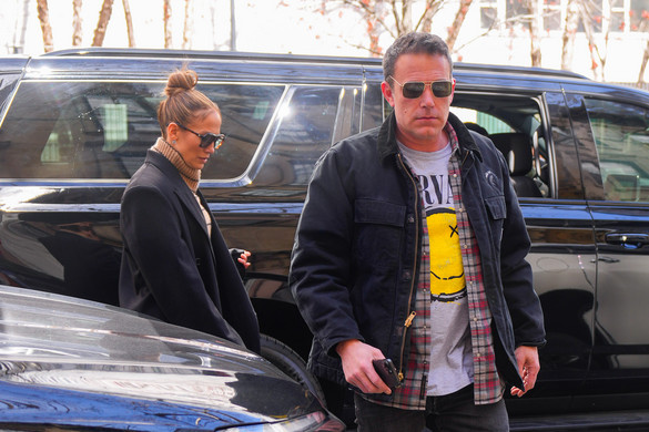 Ben Affleck egyre lejjebb csúszik